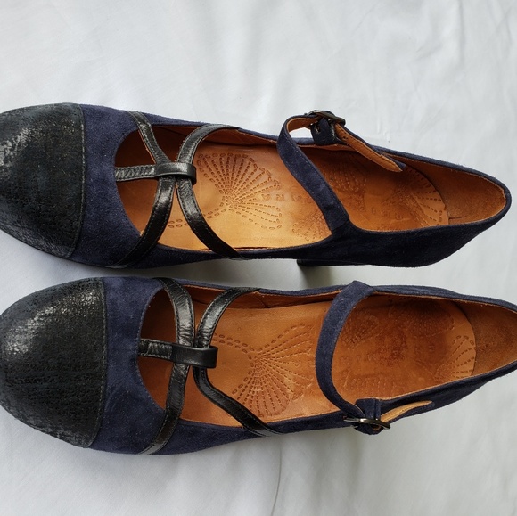 Chie Mihara Navy Suede Mary Jane Heels - Picture 3 of 5